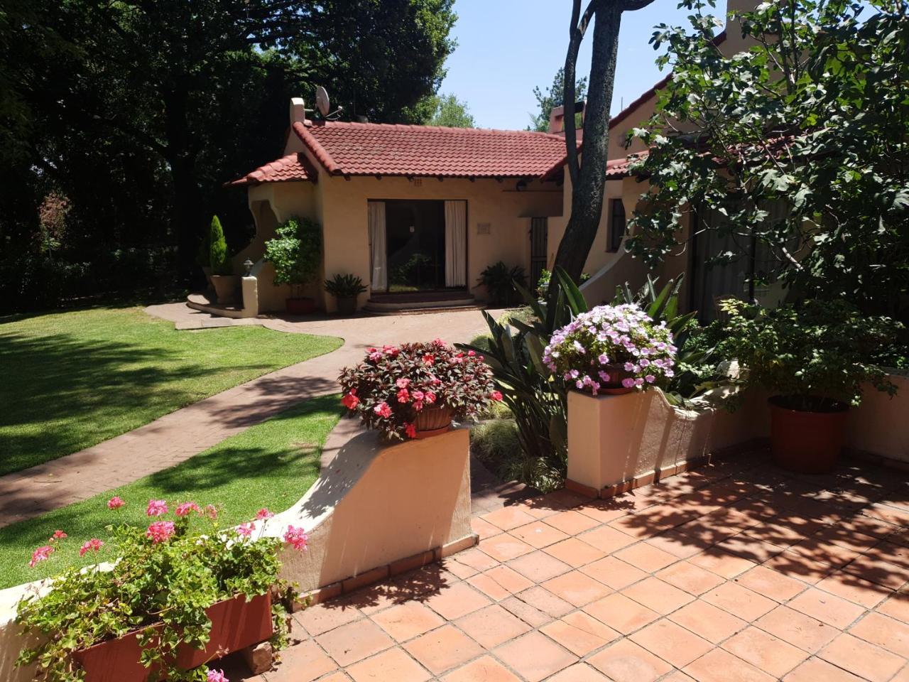 ميدراند Villa Botanica Guest House المظهر الخارجي الصورة
