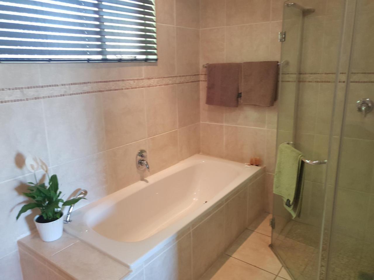 ميدراند Villa Botanica Guest House المظهر الخارجي الصورة